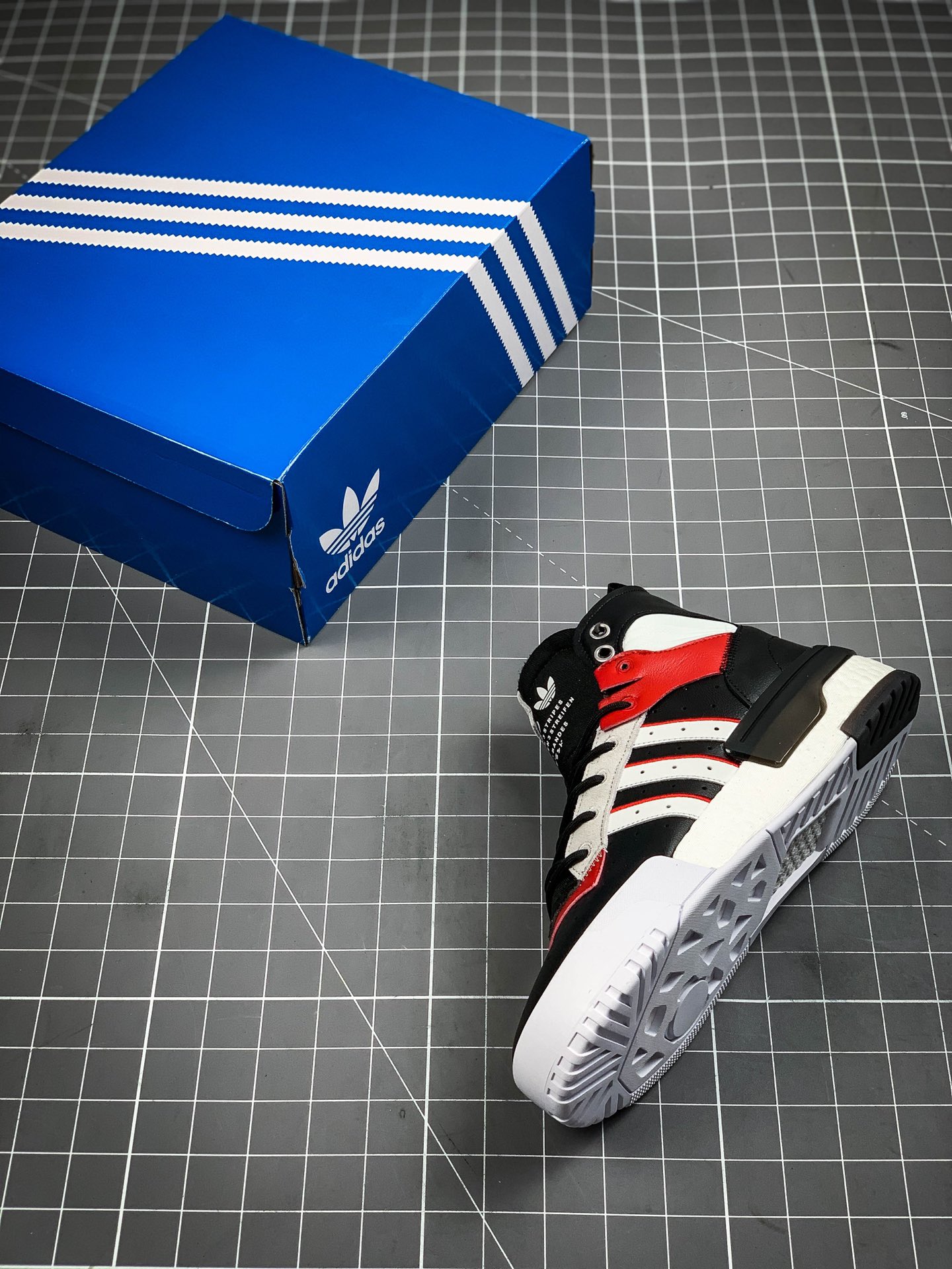 240 阿迪达斯/Adidas 公司级ADIDAS FORUM MID LOW经典复古高帮板鞋 男女潮鞋皮面休闲鞋男女鞋