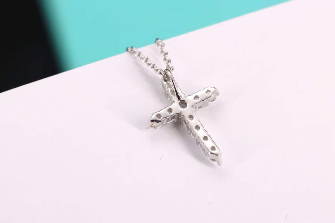 Tiffany & Co. Tiffany&Co. 满钻十字架锁骨项链