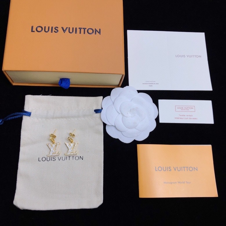 耳环👼奢华Lv💟耳环 耳钉 热销款 925纯银针 黄铜材质 3