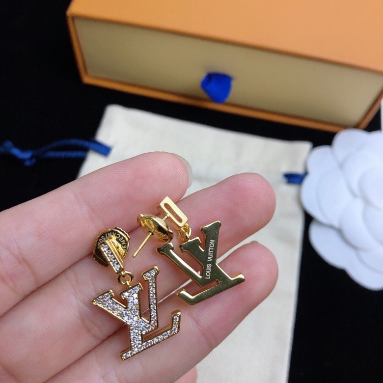 耳环👼奢华Lv💟耳环 耳钉 热销款 925纯银针 黄铜材质 7