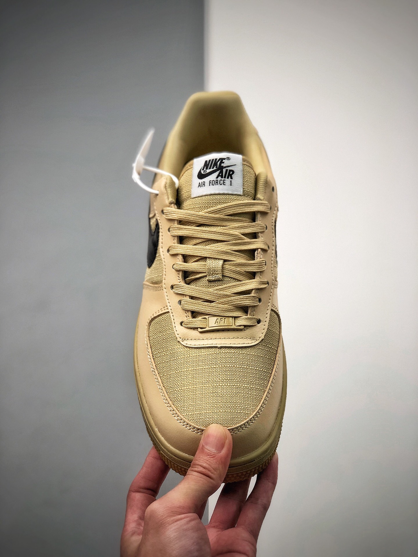 180 Nike 空军一号运动休闲板鞋  货号：CQ4215-700