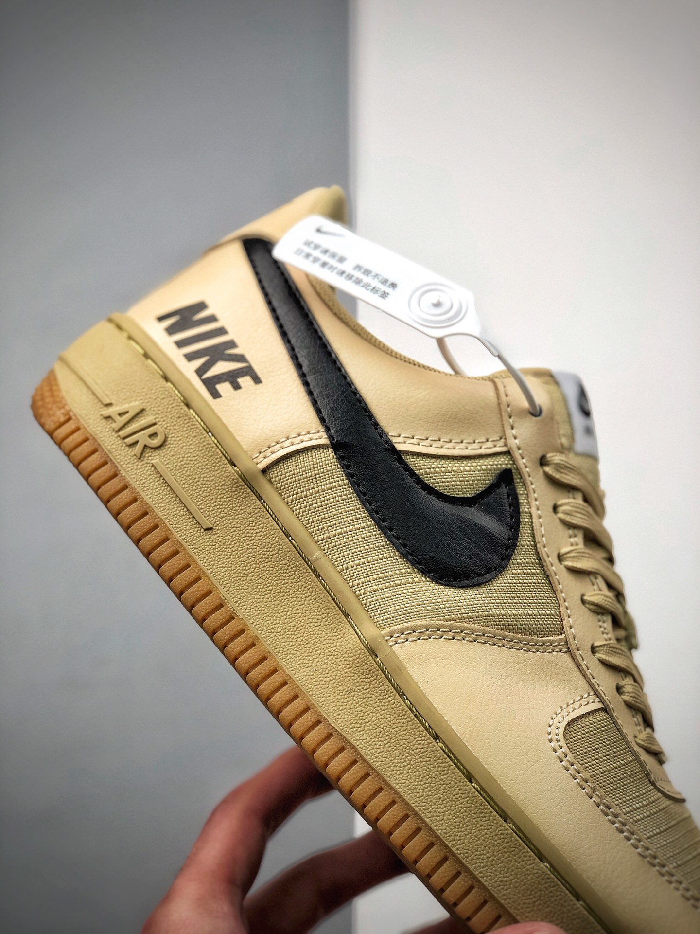 180 Nike 空军一号运动休闲板鞋  货号：CQ4215-700