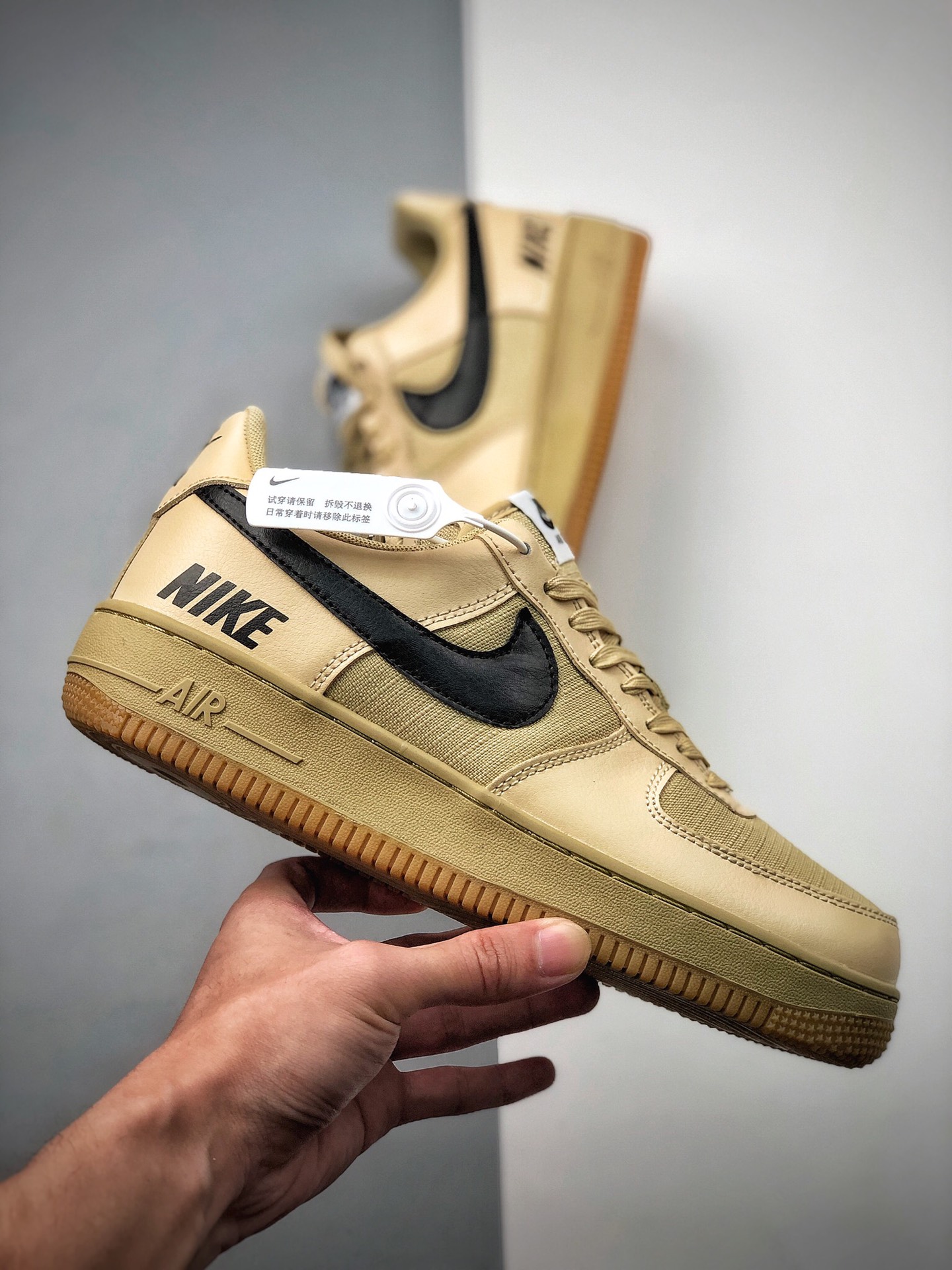 180 Nike 空军一号运动休闲板鞋  货号：CQ4215-700