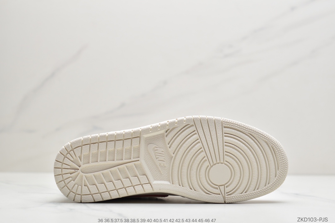 260 公司级 Air Jordan 1 “Pass The Torch”伦纳德 配色依旧采用经典的9孔鞋型AQ7476-016