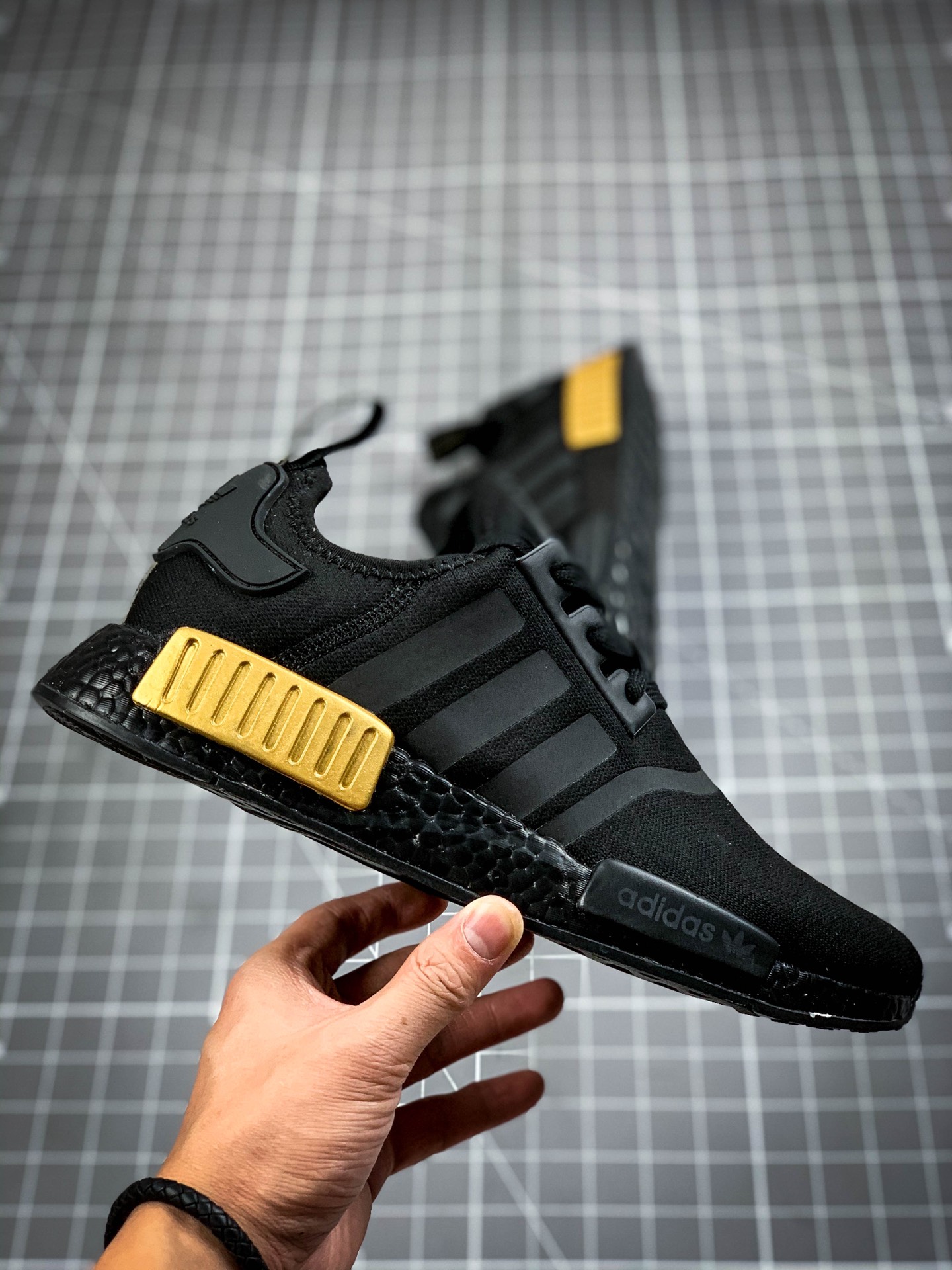 200 Adidas 阿迪达斯 NMD Boost 爆米花超弹中底 FV1787