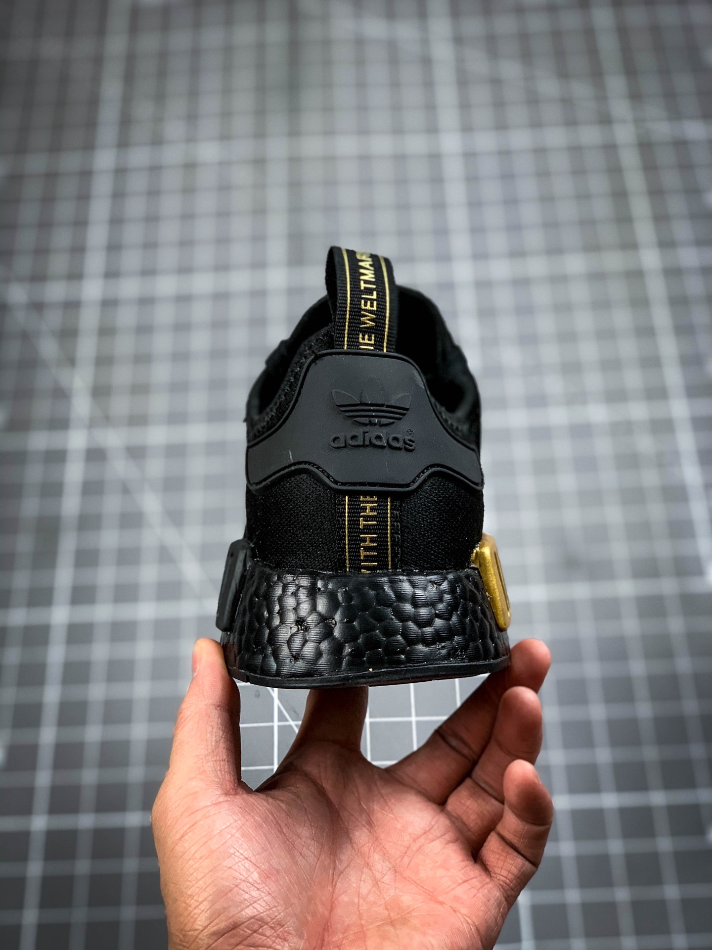 200 Adidas 阿迪达斯 NMD Boost 爆米花超弹中底 FV1787