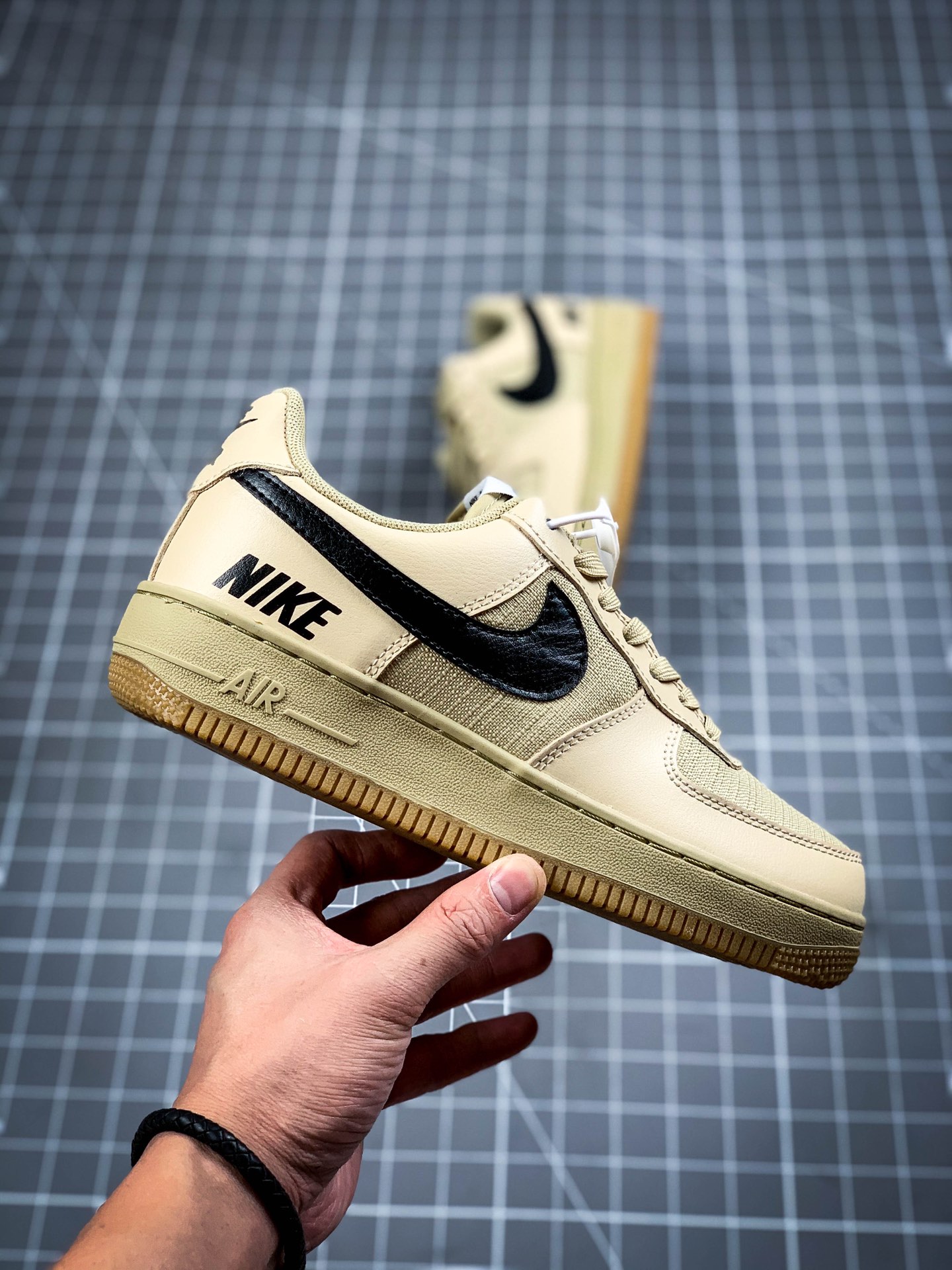 180  Nike Air Force 1 联名款 空军一号低帮休闲运动板鞋 CQ4215-700