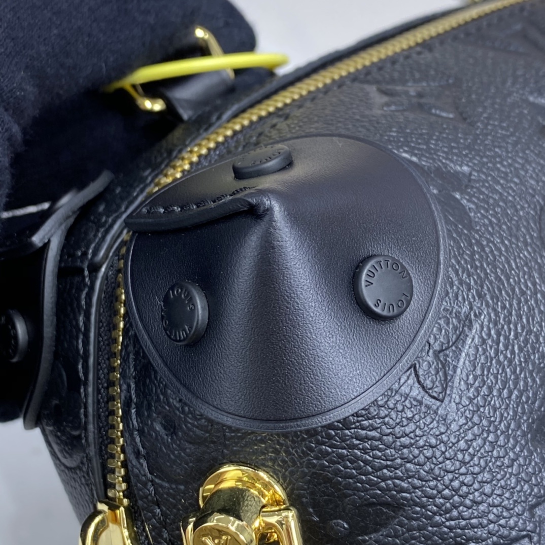 顶级原单M45393黑45394白PetiteMalleSouple手袋由压纹MonogramEmpre