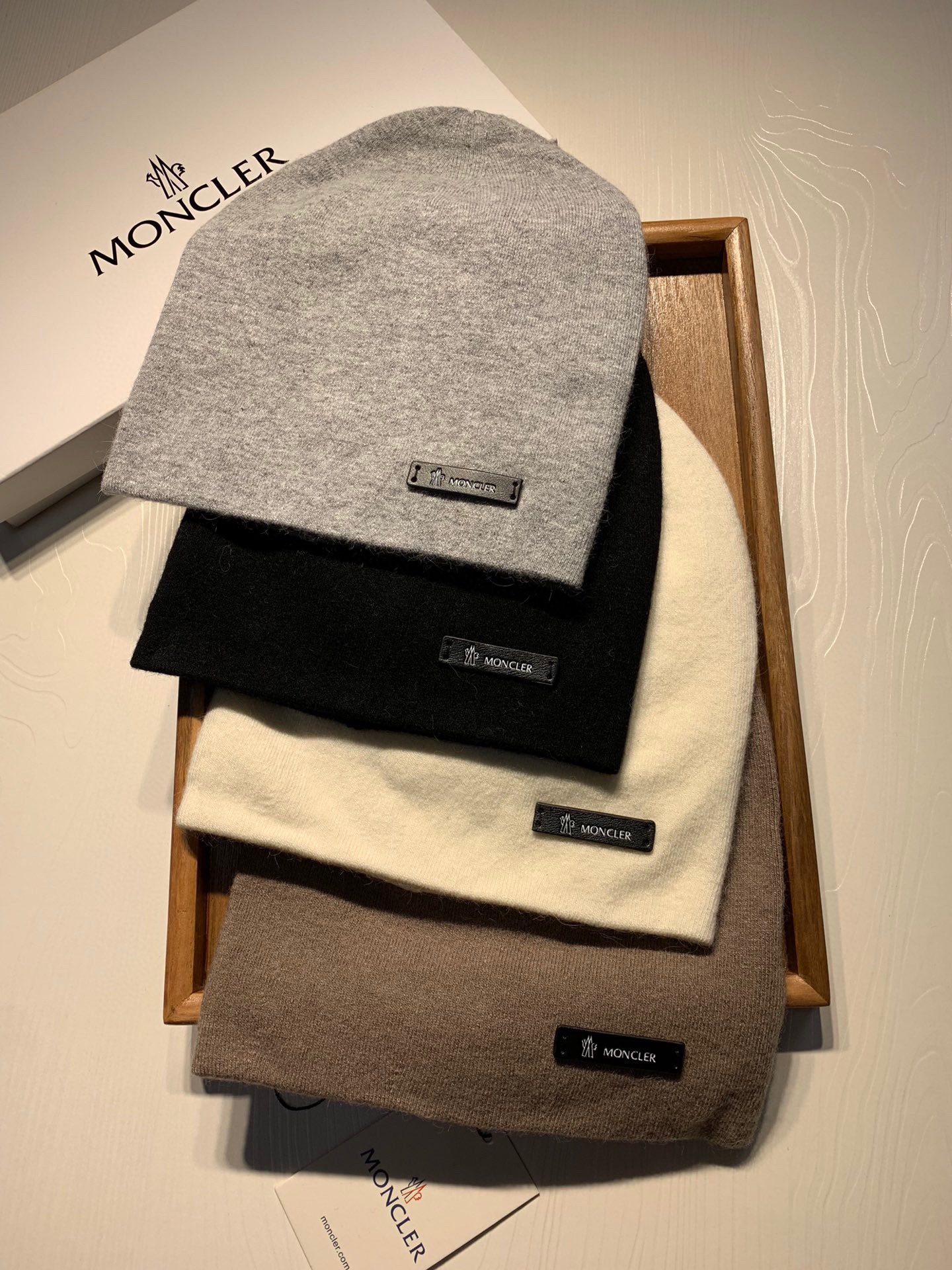 NO:362235,.Covered. [Wool Single Hat] Guest wool supply!  A precious collection of soul hats!  Guest color yarn is very beautiful!  classic!  The touch is soft and greasy. 70 wool 30 rabbit hair. A lamb combed lamb can only produce 30-40g of wool. Such a hat requires three or four lambs. Don’t use ordinary hats on the market to pretend to be. Is the yarn supplied by customers good? The market goods are incomparable!  The top-notch luxury of materials is the charm of the product. Easy access to the counter. Those who mix in the counter must receive it. They love every color. And they are beautiful and endurable!  Men, women, young and old can wear it!  You can beautify the real thing~ Hat Straw Hat Fisherman's Hat Baseball Hat Knitted Hats, Hats, Moncler, espadrilles, hats.蒙口.【羊毛单帽】客供小羊毛！珍贵典藏的灵魂帽子！客供色纱.每个颜色都非常好看！经典！手感软腻.70羊毛30兔毛.一只小羊精梳过的小羊仅能产出30-40g的羊毛.这么一个帽子得三四只小羊.不要拿市面上普通帽子冒充相比.客供的纱线好吗.市场货没得比！用料顶级奢华这就是产品的魅力.轻松出入专柜.混专柜的来必收.素色每个颜色都爱.而且美耐级了！男女老少均可用佩戴！见到实物你们能美化了～帽子草帽渔夫帽棒球帽针织帽,帽子,Moncler,espadrilles,hats,hat