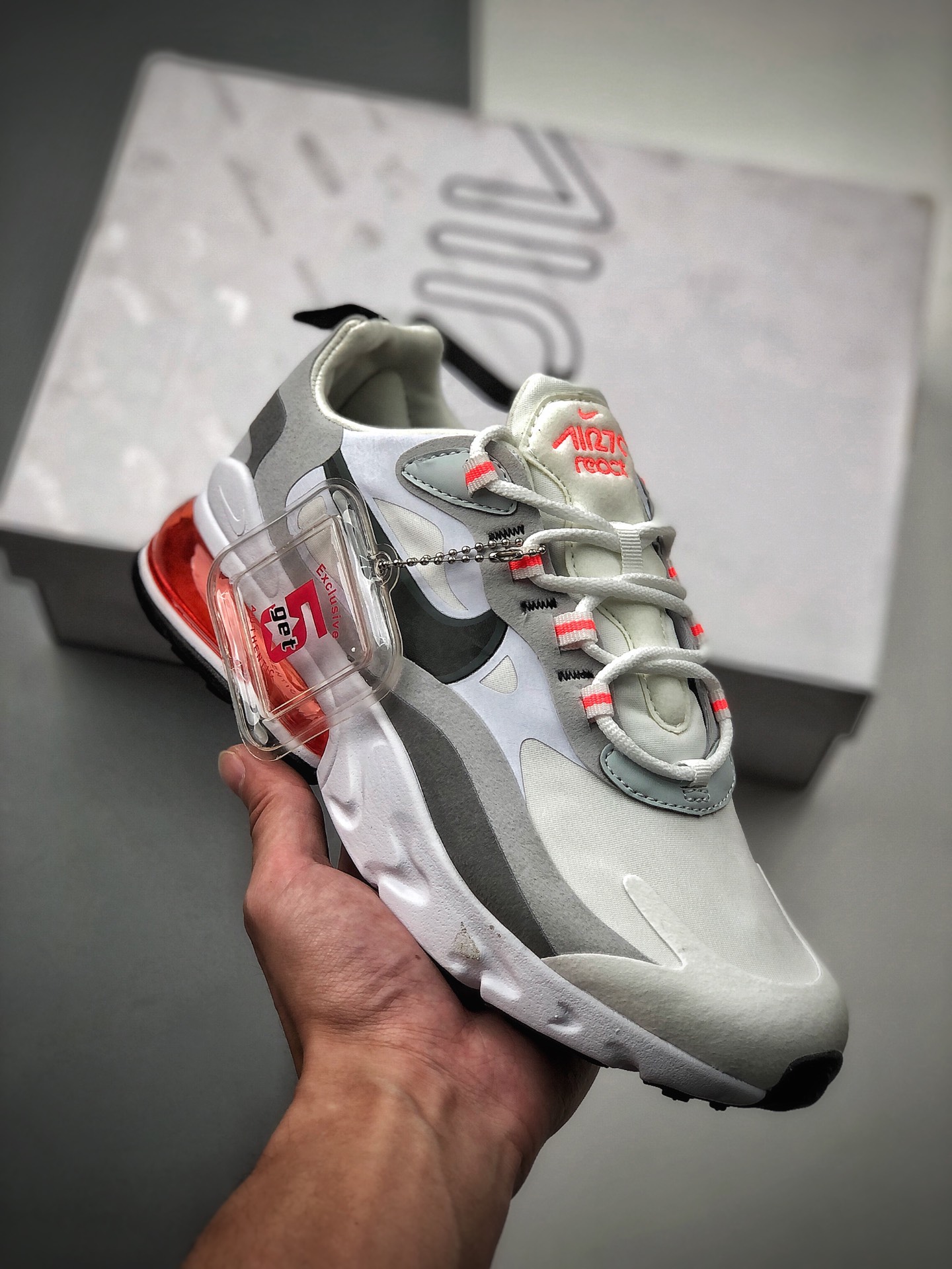 200 耐克Nike Wmns Air Max 270 React ”White/Light Blue”270瑞亚赛车系列后半掌气垫百搭运动慢跑鞋