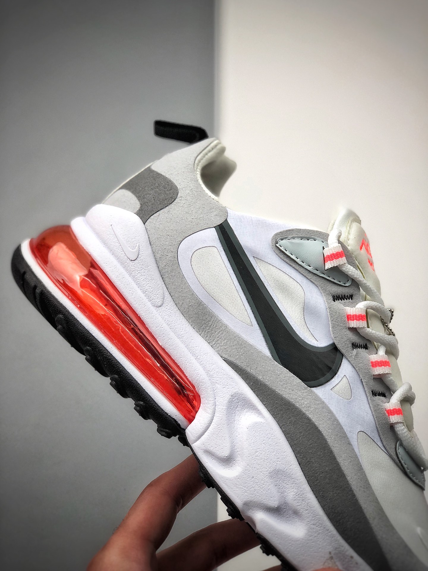 200 耐克Nike Wmns Air Max 270 React ”White/Light Blue”270瑞亚赛车系列后半掌气垫百搭运动慢跑鞋