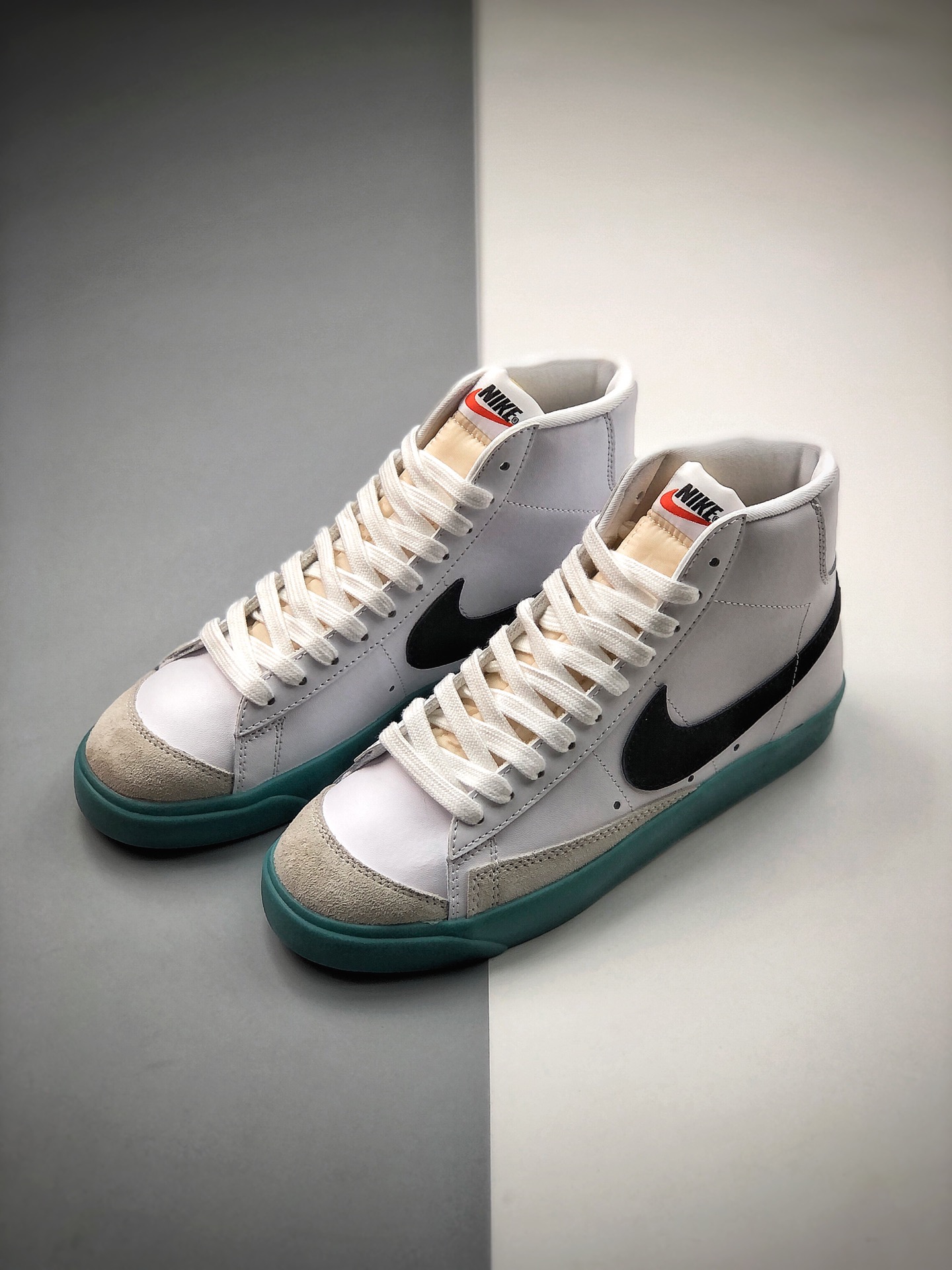160 公司级 Nike Blazer Mid '1977 Vintage WE经典开拓者高帮百搭休闲运动板鞋BQ6805-101