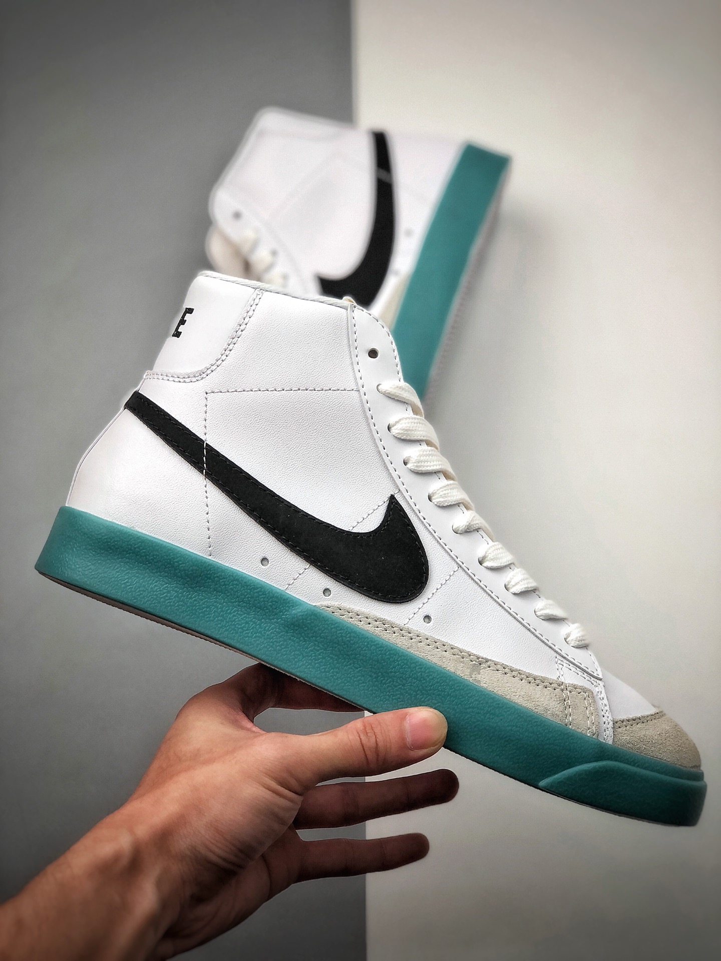 160 公司级 Nike Blazer Mid '1977 Vintage WE经典开拓者高帮百搭休闲运动板鞋BQ6805-101