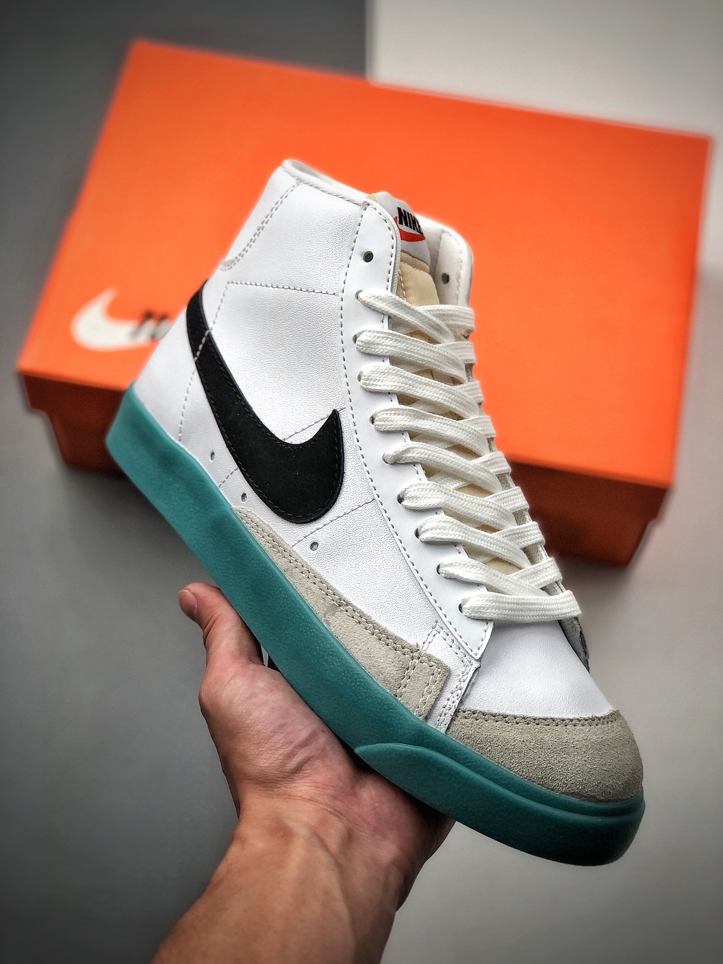 160 公司级 Nike Blazer Mid '1977 Vintage WE经典开拓者高帮百搭休闲运动板鞋BQ6805-101