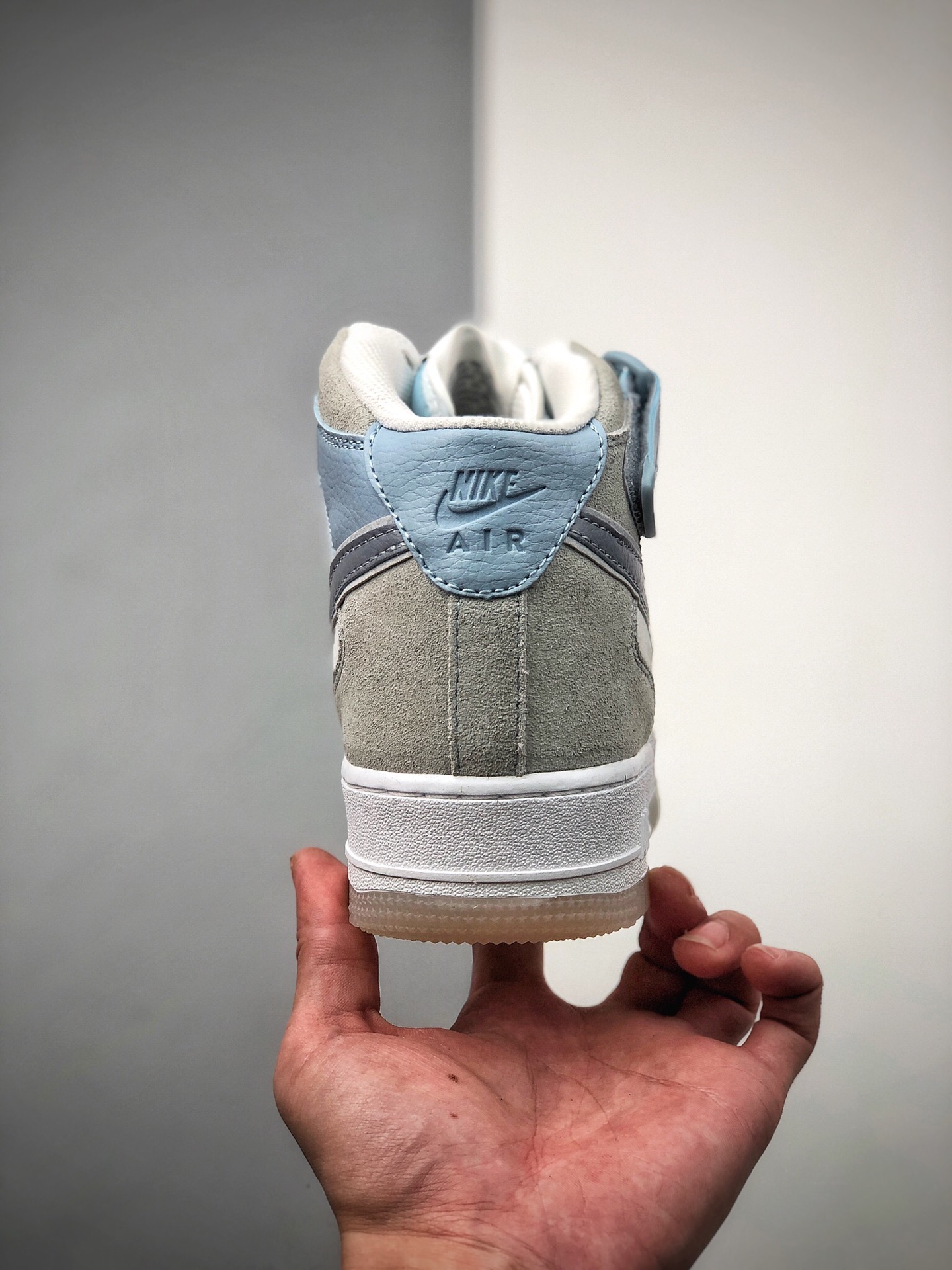 220 Nike 空军一号运动休闲板鞋 AO2425-500
