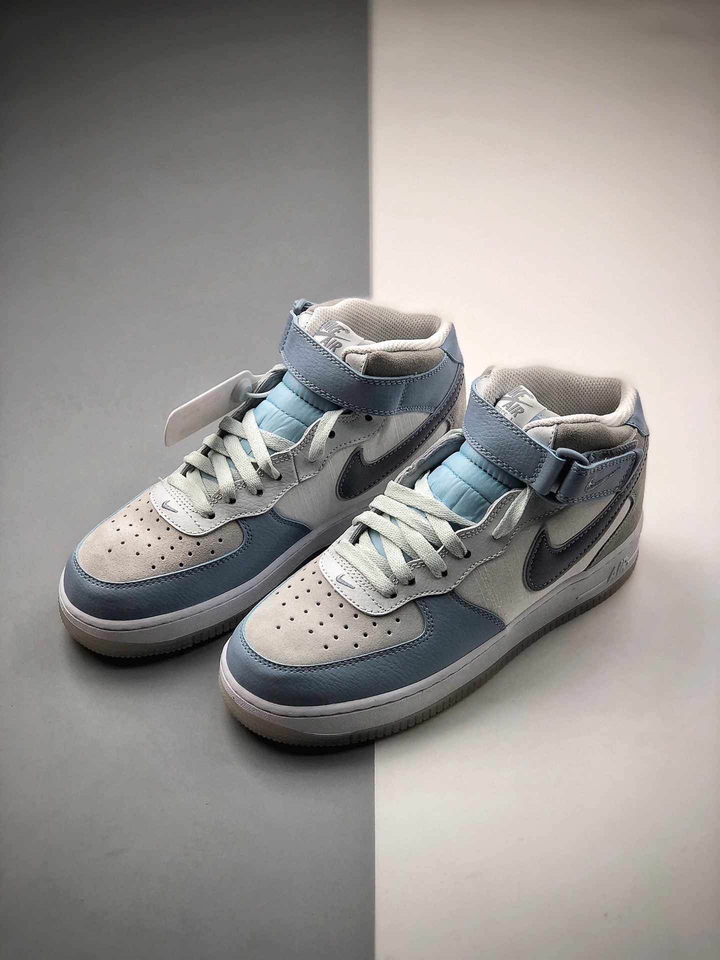 220 Nike 空军一号运动休闲板鞋 AO2425-500