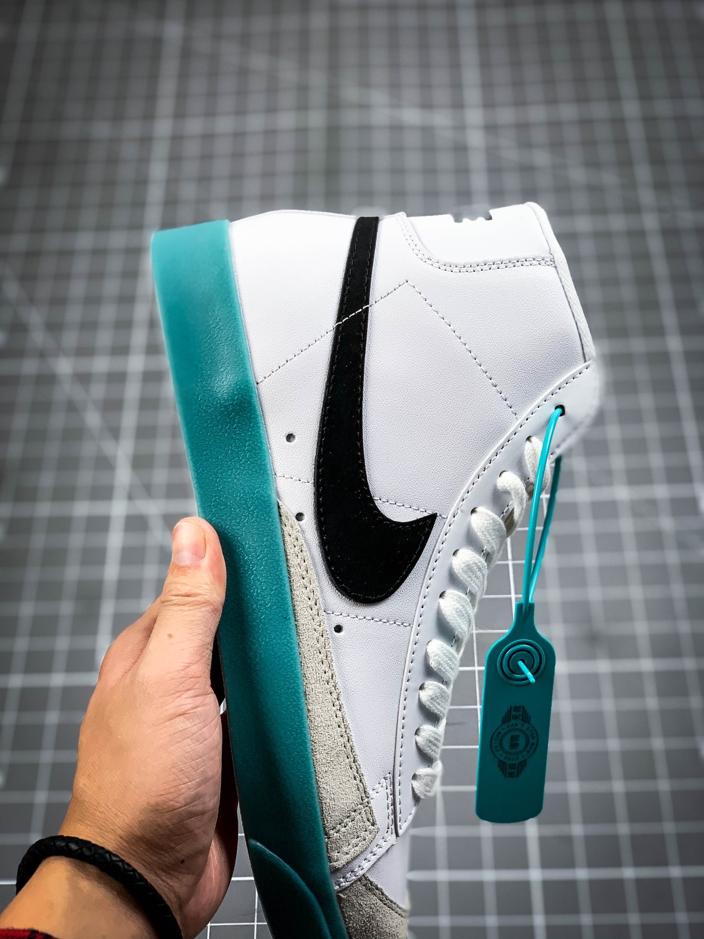 160 公司级 Nike Blazer Mid '77 开拓者高帮百搭休闲板鞋BQ6805-101