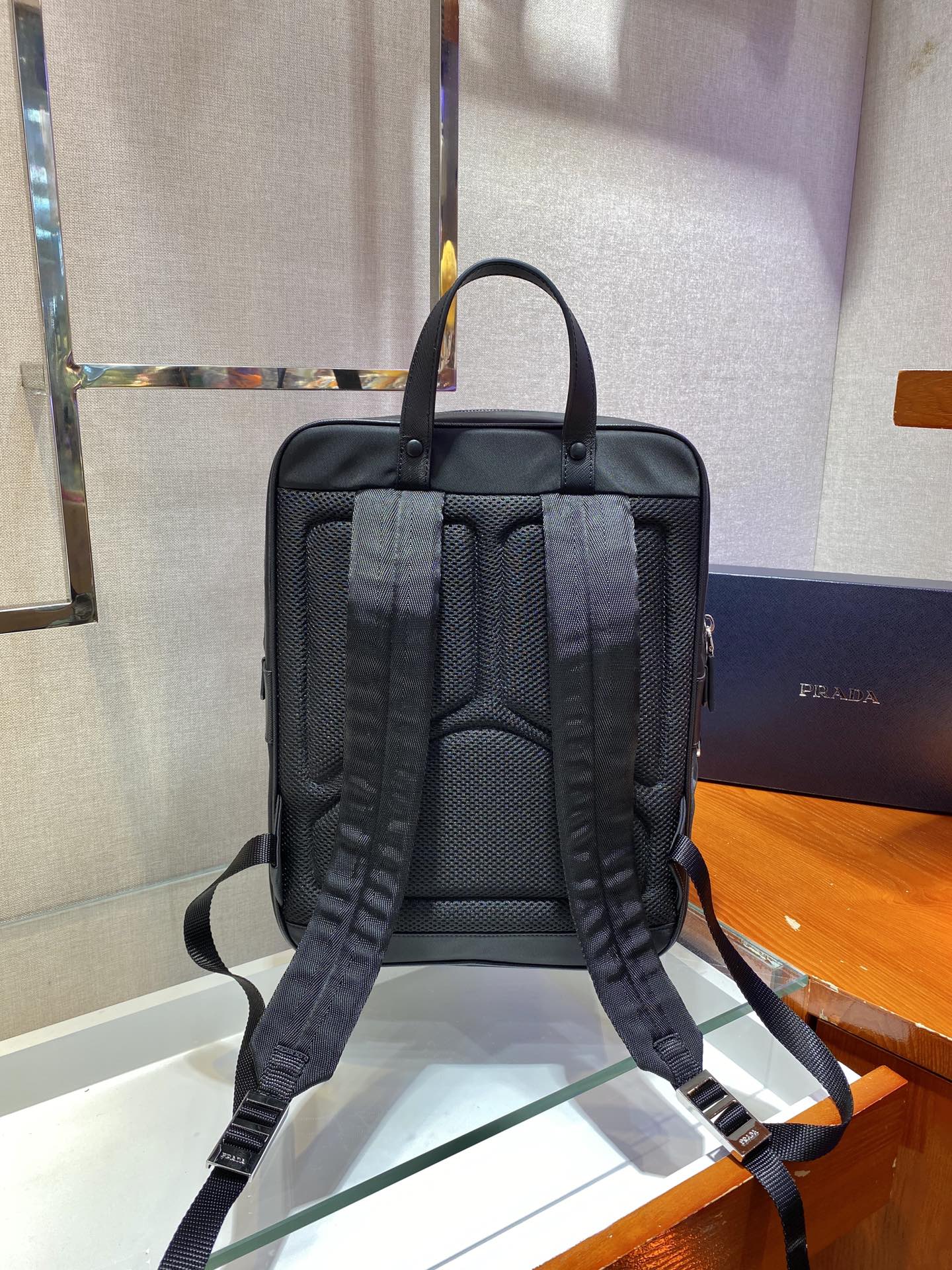 PRADA普拉达男士尼龙背包2VZ064