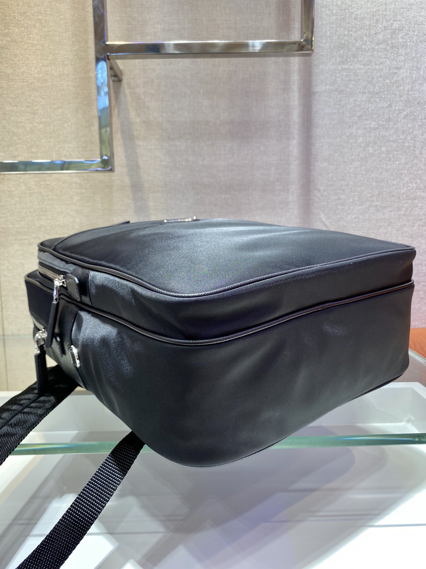 PRADA普拉达男士尼龙背包2VZ064