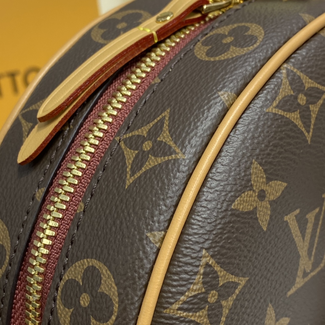 Louis Vuitton Haute Couture Classic Luxury Handbag Shoulder Crossbody 7