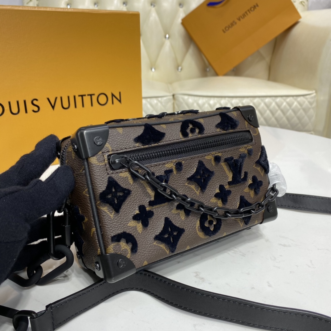 Louis Vuitton LV Soft Trunk Bags Handbags from China 2023
 Embroidery Men Canvas Spring/Summer Collection Mini M68970