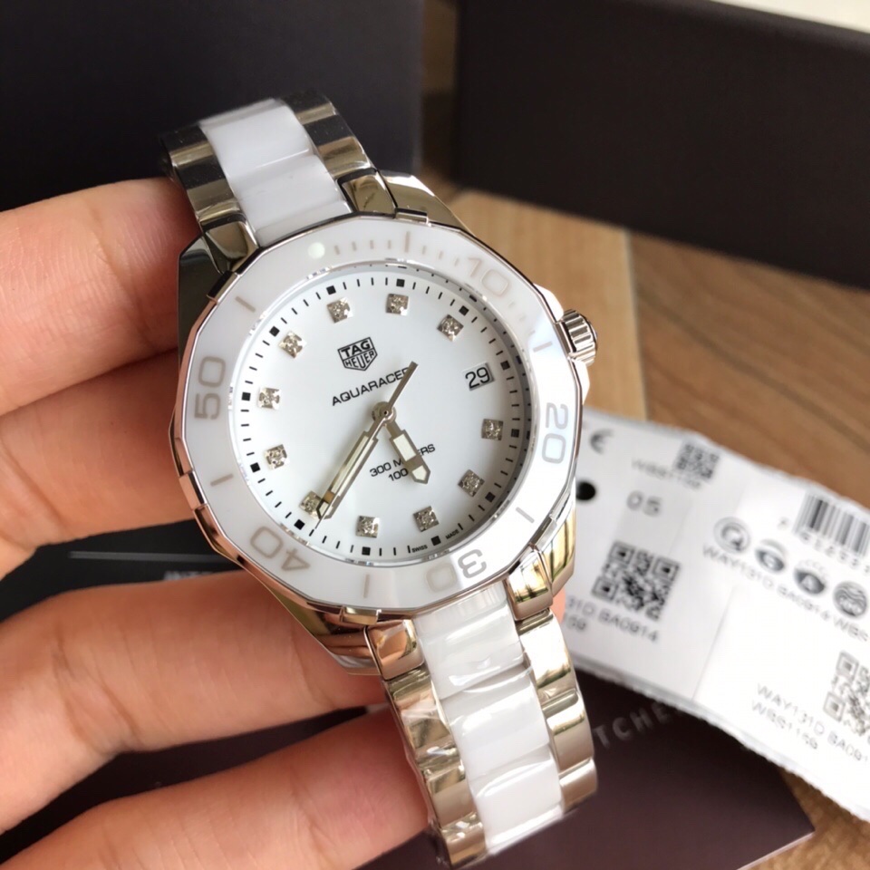 NO:385516,Pick: Original box: 50 New TAG Heuer women's watch, great!  The most popular women's ceramic watch this summer, a new hard product, exclusive first release!  Original Tagheuer, women's quartz watch, ceramic strap case, warm and delicate, fresh and elegant, and more luxurious!  ~35mm watch diameter, sapphire mirror, original ceramic material, inlaid with 12 VVS-grade diamonds ~ very fragrant!  Original Swiss quartz movement, supports disassembly and inspect, one watch and one code with a tag, and the counter is synchronized!  Brand new set of color [color] [color] [color], tag heue19860909批: 原盒:50 新款泰格豪雅女表,很赞！今夏最爆女装陶瓷表,新款硬货,独家首发！Original Tagheuer,泰格豪雅竞潜系列女士石英表,间陶瓷表带表壳,温润细腻,清新淡雅,更显奢华！～35mm表径,蓝宝石镜面,采用原装陶瓷材料,镶嵌12颗VVS级钻～很香！原装瑞士石英机芯,支持拆机验货,一表一码配吊牌,专柜同步！全新全套出[色][色][色],,tag heue,Watch