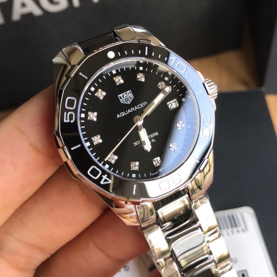 NO:385485,Pick: Original box: 50 New TAG Heuer women's watch, great!  The most popular women's ceramic watch this summer, a new hard product, exclusive first release!  Original Tagheuer, women's quartz watch, ceramic strap case, warm and delicate, fresh and elegant, and more luxurious!  ~35mm watch diameter, sapphire mirror, original ceramic material, inlaid with 12 VVS-grade diamonds ~ very fragrant!  Original Swiss quartz movement, supports disassembly and inspect, one watch and one code with a tag, and the counter is synchronized!  Brand new set of color [color] [color] [color], tag heue19860909批: 原盒:50 新款泰格豪雅女表,很赞！今夏最爆女装陶瓷表,新款硬货,独家首发！Original Tagheuer,泰格豪雅竞潜系列女士石英表,间陶瓷表带表壳,温润细腻,清新淡雅,更显奢华！～35mm表径,蓝宝石镜面,采用原装陶瓷材料,镶嵌12颗VVS级钻～很香！原装瑞士石英机芯,支持拆机验货,一表一码配吊牌,专柜同步！全新全套出[色][色][色],,tag heue,Watch