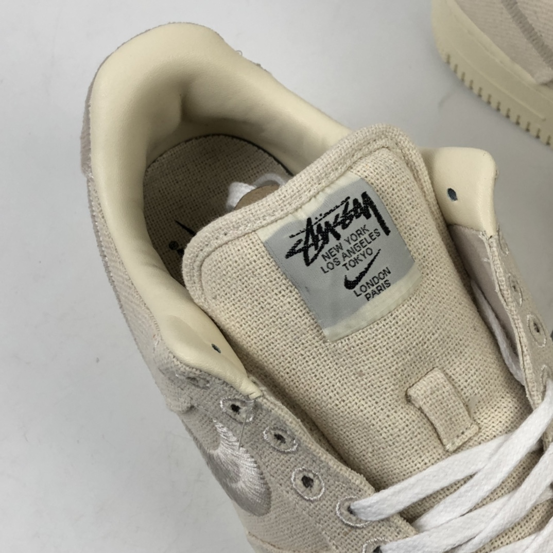 320 美国元祖街头潮牌Stussy斯图西 x Nike Air Force 1 '07 Low”Black Cool”空军低帮经典百搭休闲运动板鞋“奶黄白黑麻布电绣钩子”CZ9084-200
