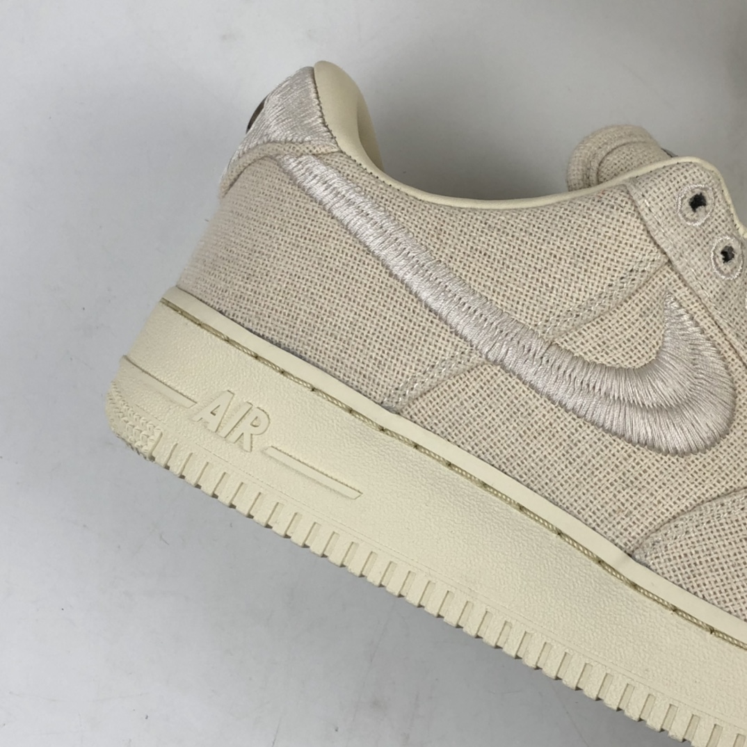320 美国元祖街头潮牌Stussy斯图西 x Nike Air Force 1 '07 Low”Black Cool”空军低帮经典百搭休闲运动板鞋“奶黄白黑麻布电绣钩子”CZ9084-200