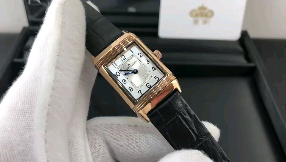 Unknown 皇家 积家翻转系列玫瑰金女表视频欣赏