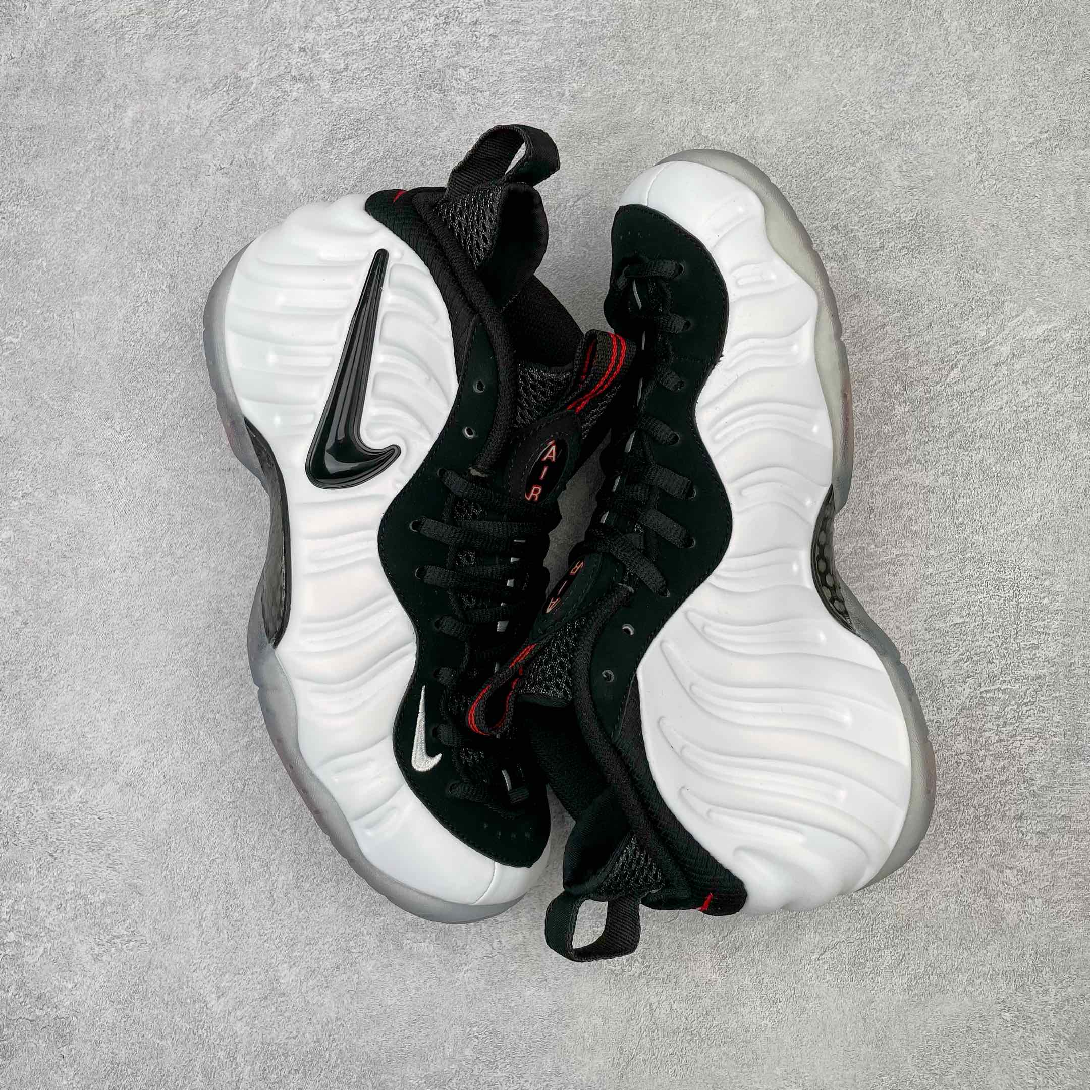 图片[3]-💰440 NK Air Foamposite One 奶泡 莞产原底面 公司渠道同模具 鞋型发泡360度无死角 双层Zoom气垫植入 中底完美注胶 搭载原厂碳纤维材质 诞生于1997年的NK Air Foamposite系列可以说是整个球鞋历史上最为经典的系列之一 也就是我们常说的“喷”和“泡” 其中“喷”由Foamposite One代言人Penny的英文音译而来 而“泡”则来源于另一款鞋型 Foamposite Pro中\”pro\”的音译 在诞生初期 由于高昂的造价以及超前的外形 Foamposite系列的反对者不在少数 甚至有人认为这款鞋会毁掉整个球鞋行业 但事实证明这双灵感来自于甲虫 自带“黑科技”鞋面以及双层Zoom+大块碳板的太空球鞋不仅受到了大众的接受与追捧 并且成功的影响了篮球鞋的发展 SIZE：38.5 39 40 40.5 41 42 42.5 43 44 44.5 45 46 编码：by5936010-运动鞋