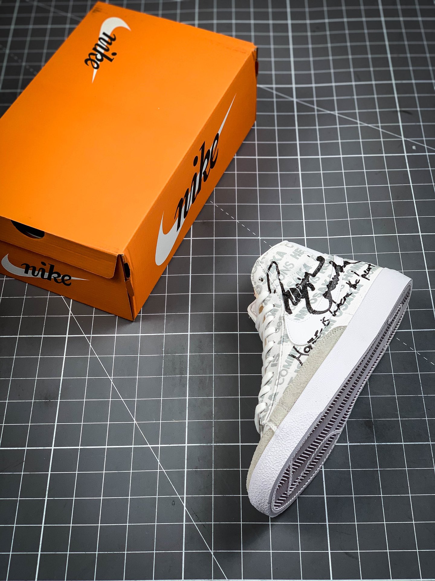 200 真硫化版本Comme des Garcons x Naomi Osaka x Nike Blazer Mid 三方联名DA5383-100