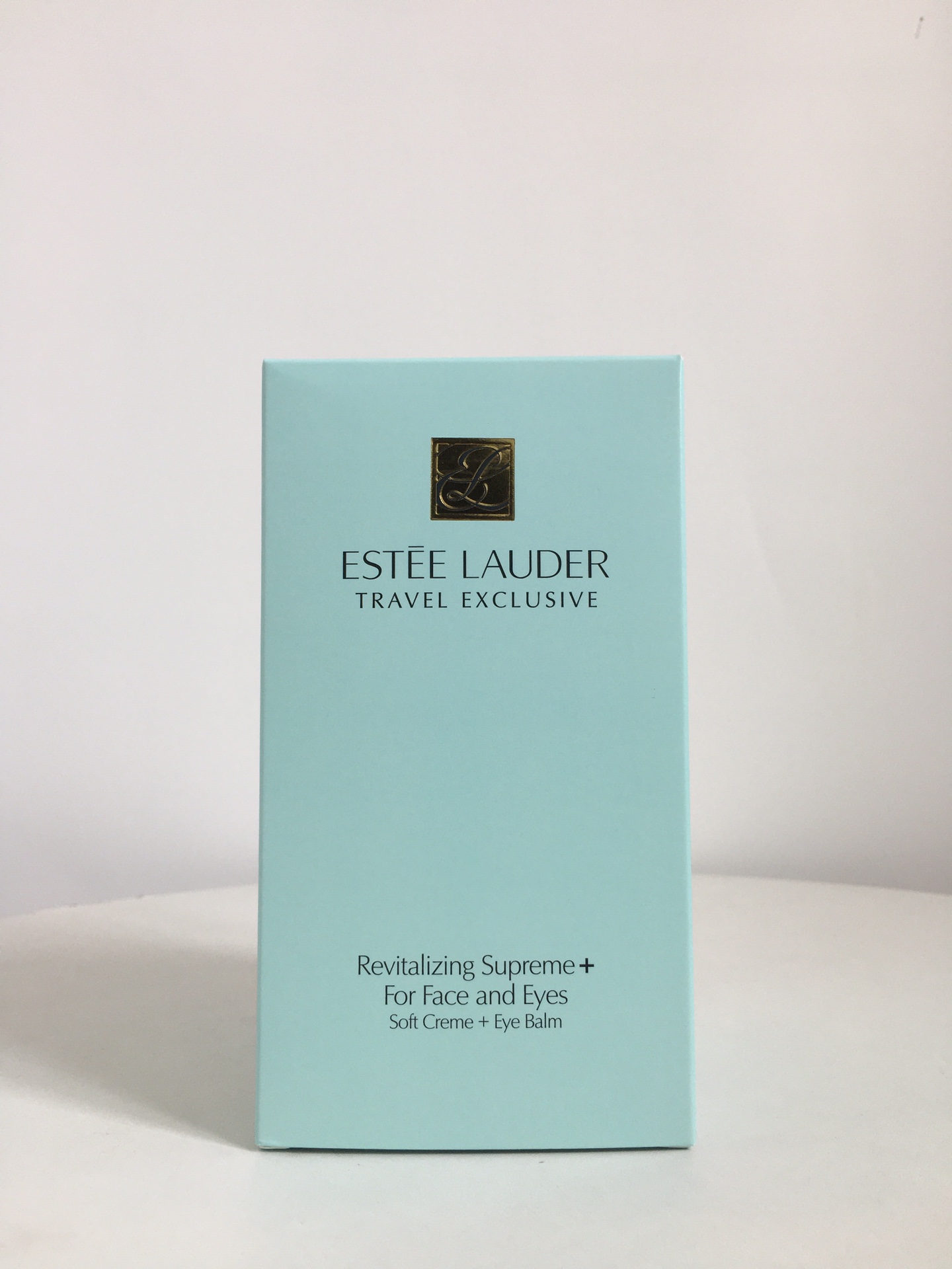 💰 85雅诗兰黛智妍面霜75ml+智妍眼霜15ml套盒
有抗老需求的强烈推荐使用这套 现在面霜单买一瓶都很难，这个套装真心值得入手
智妍眼霜功效：淡化眼周细纹，淡化黑眼圈，改善眼周肌肤暗沉。主打成分抗老淡细纹，黄金成分延展性好，触感丝滑，乳霜质地，添加了透明质酸等保湿因子，被称为&ldquo;万能眼霜&rdquo;。

 雅诗兰黛多效智妍面霜75ml，黄金高效抗衰老面霜，2012年获"法国销量第一面霜"称号🏆强化保湿抗氧化，除皱去细纹，适合偏轻熟肌肤，活肤抗衰跟ANR一样，不分年龄层，属于适合长期使用的深度型保养品！高效活肤抗衰老，高性能技术预测，感应每一个需要的皮肤。它有助于明显减少皮肤老化与新技术的多种迹象：皱纹，松弛，暗哑和脱水！