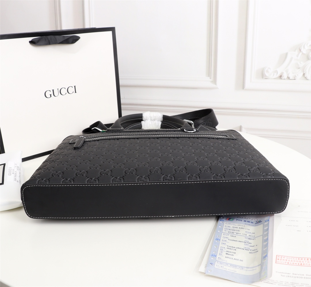 。型号：3200-5💋 (出货了)[得意][得意][得意]GUCCl 公文包👏👏👏(意大利🇮🇹专柜出售）