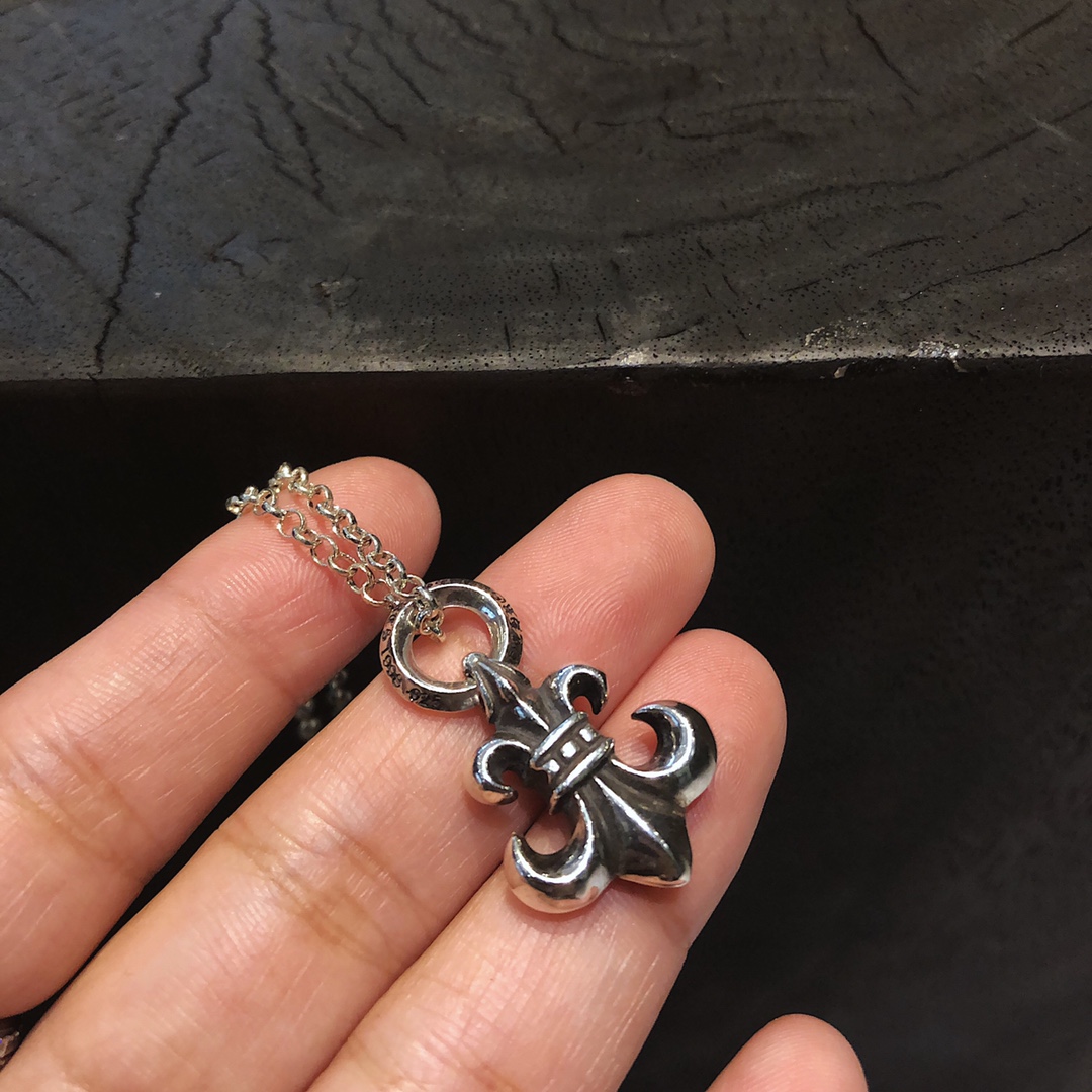 Chrome Hearts 𝐂𝐡𝐫𝐨𝐦𝐞 𝐡𝐞𝐚𝐫𝐭𝐬 克罗心 字母环童军花/宝剑项链