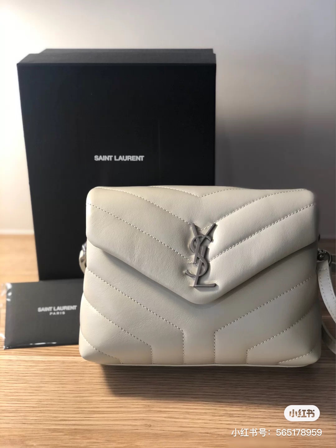YSL LOULOU 23CM Y型绗缝链条包 494699白色/银扣