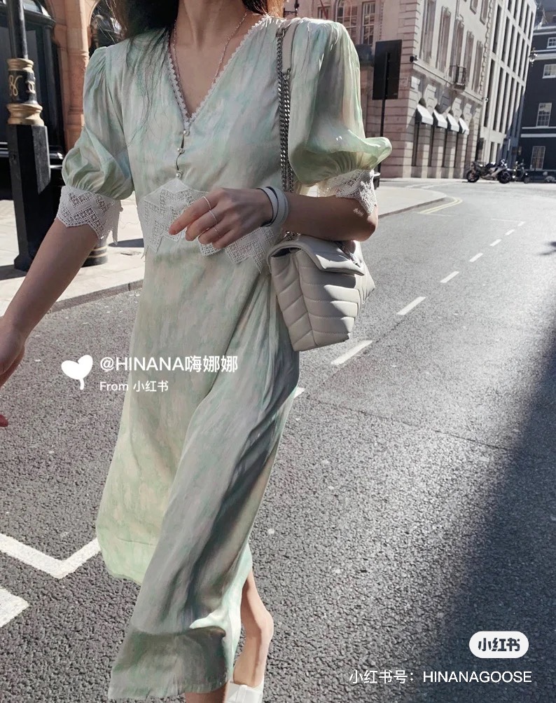 YSL LOULOU 23CM Y型绗缝链条包 494699白色/银扣