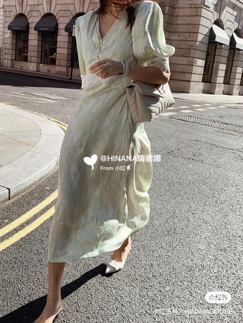 YSL LOULOU 23CM Y型绗缝链条包 494699白色/银扣