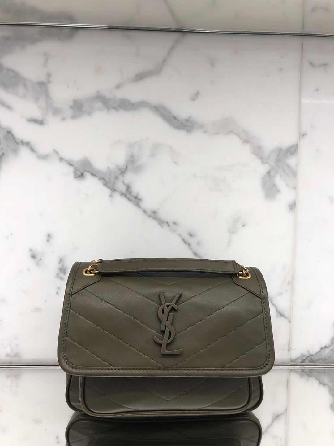 Saint laurent Ysl 𝑵𝒊𝒌𝒊 𝑳𝒂𝒎𝒃 22CM 小羊皮邮差包 533037/橄榄绿