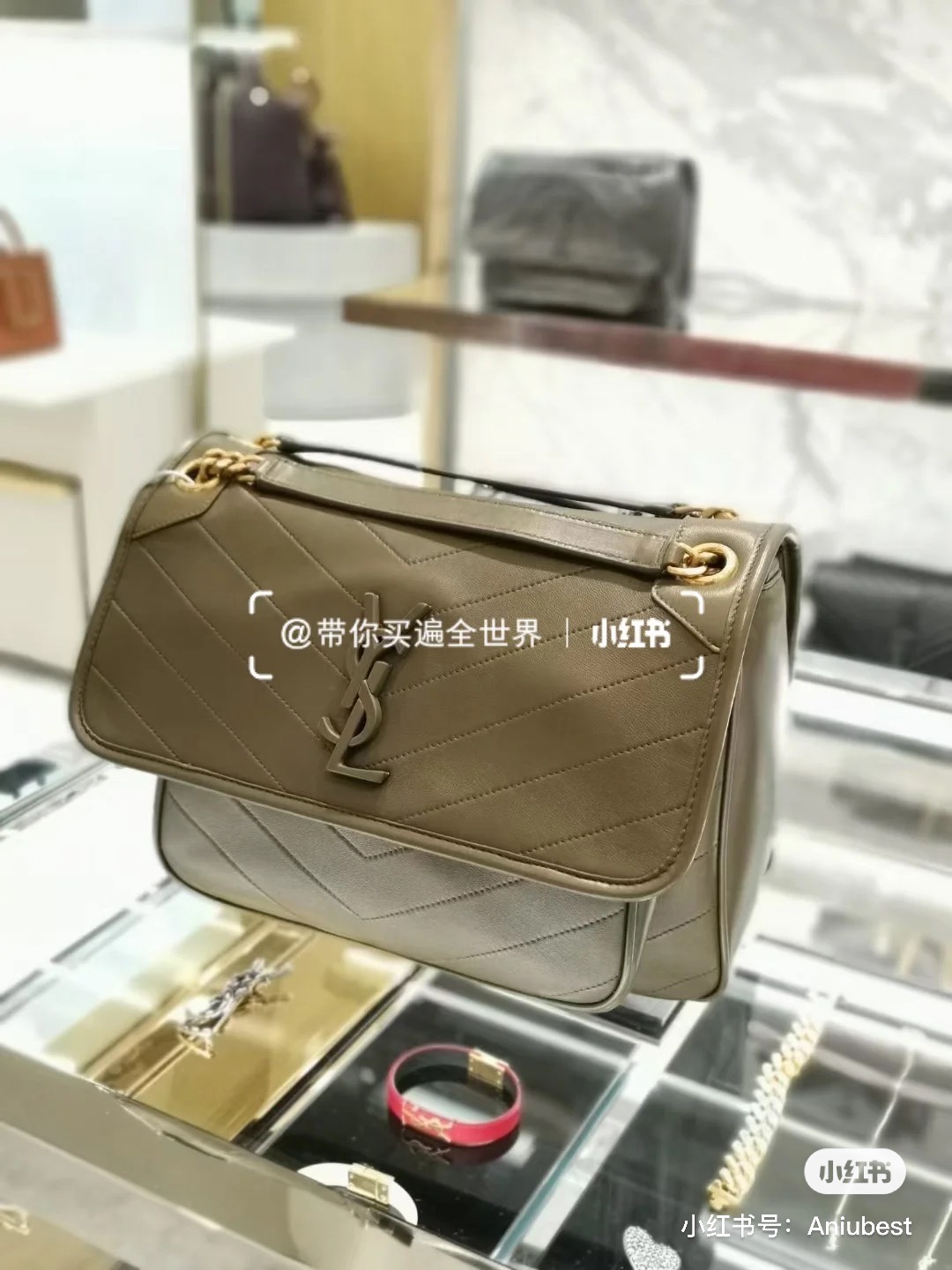 Saint laurent Ysl 𝑵𝒊𝒌𝒊 𝑳𝒂𝒎𝒃 28CM 小羊皮邮差包 498894/橄榄绿