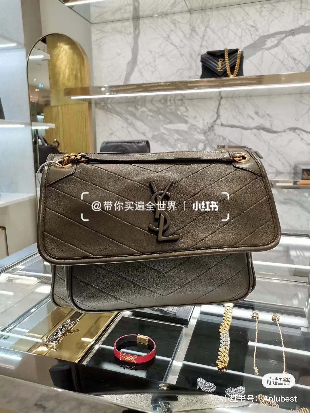 Saint laurent Ysl 𝑵𝒊𝒌𝒊 𝑳𝒂𝒎𝒃 28CM 小羊皮邮差包 498894/橄榄绿