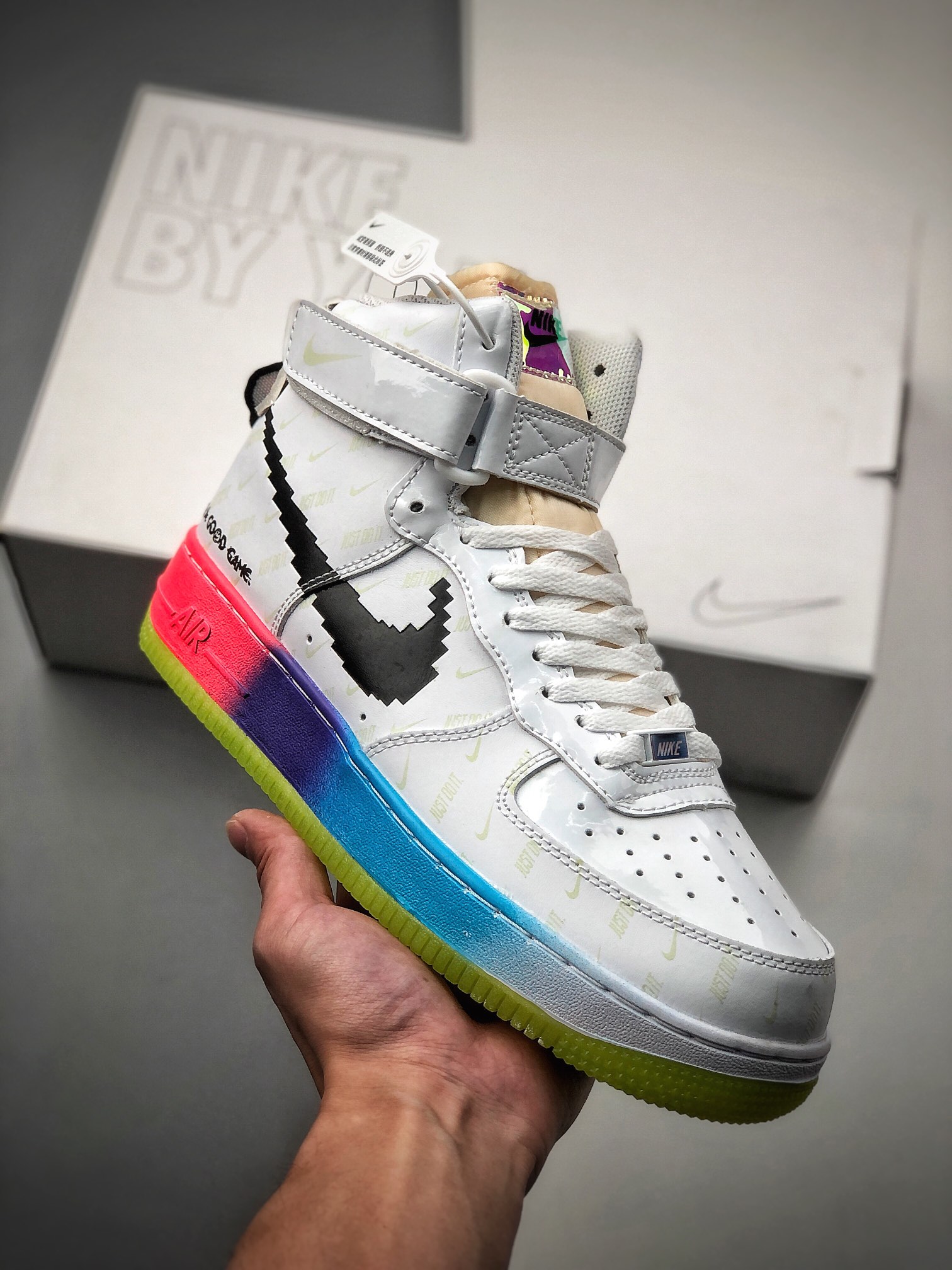 Nike 空军一号运动休闲板鞋 货号：DC2112-192 尺码：35.5 36 36.5 37.5 38 38.5 39 40 40.5 41 42 42.5 43 44 44.5 45