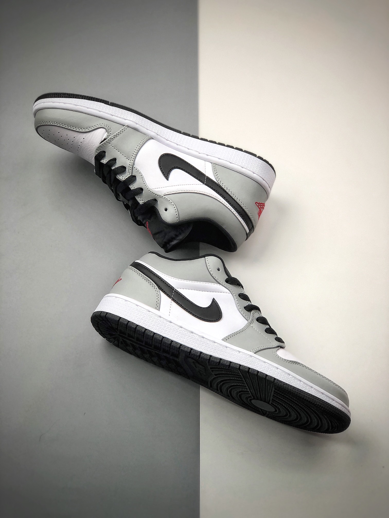 200 Air Jordan 1 新配色曝光！又是一双小 Dior×Air Jordan 1 Low “Light Smoke Grey” 低帮 553558-030
