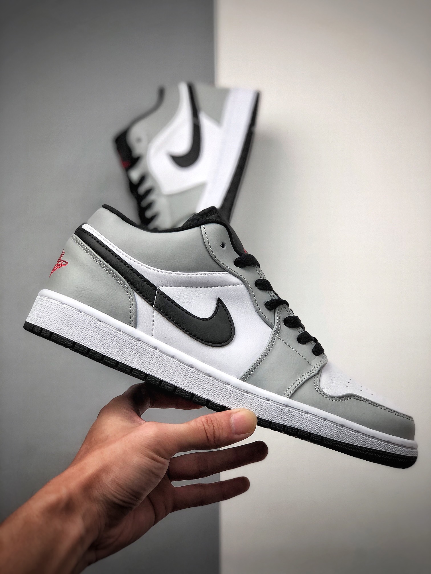 200 Air Jordan 1 新配色曝光！又是一双小 Dior×Air Jordan 1 Low “Light Smoke Grey” 低帮 553558-030