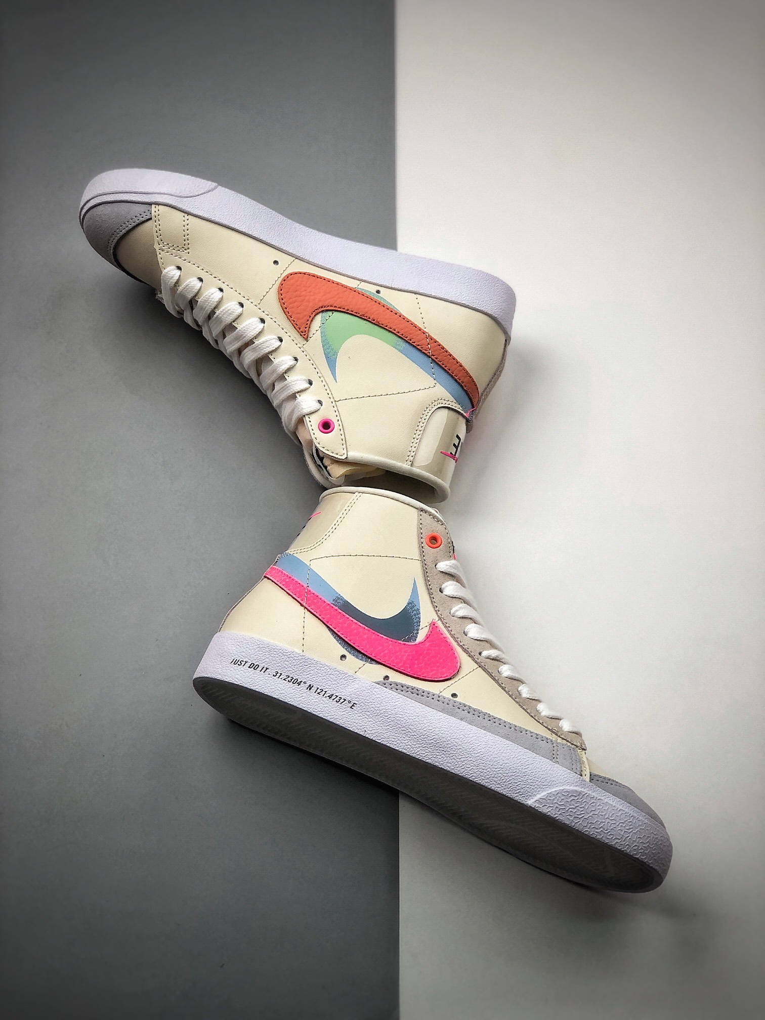 200  Nike Blazer Mid'77 开拓者高帮休闲运动板鞋  DC0707-164
