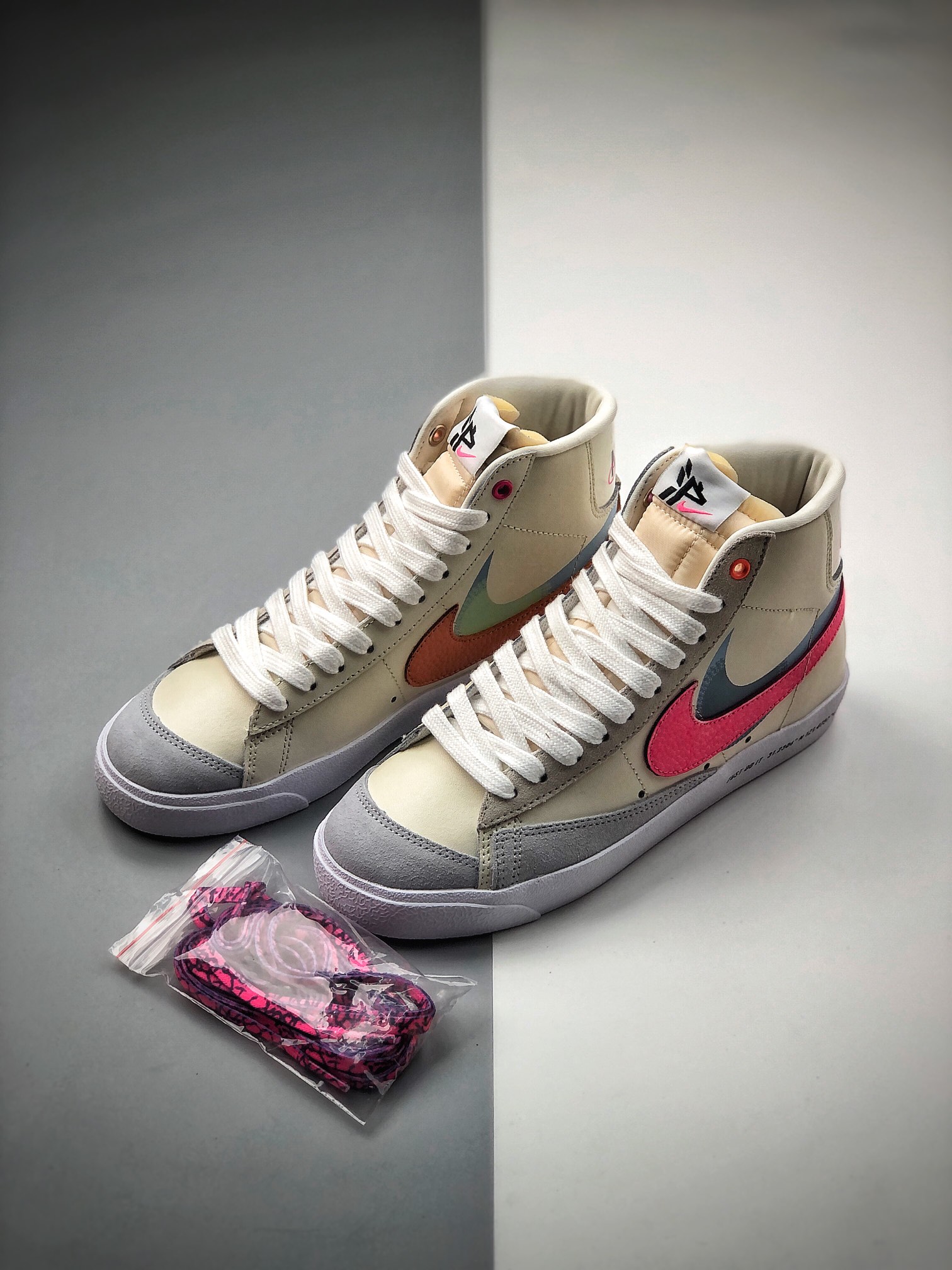 200  Nike Blazer Mid'77 开拓者高帮休闲运动板鞋  DC0707-164