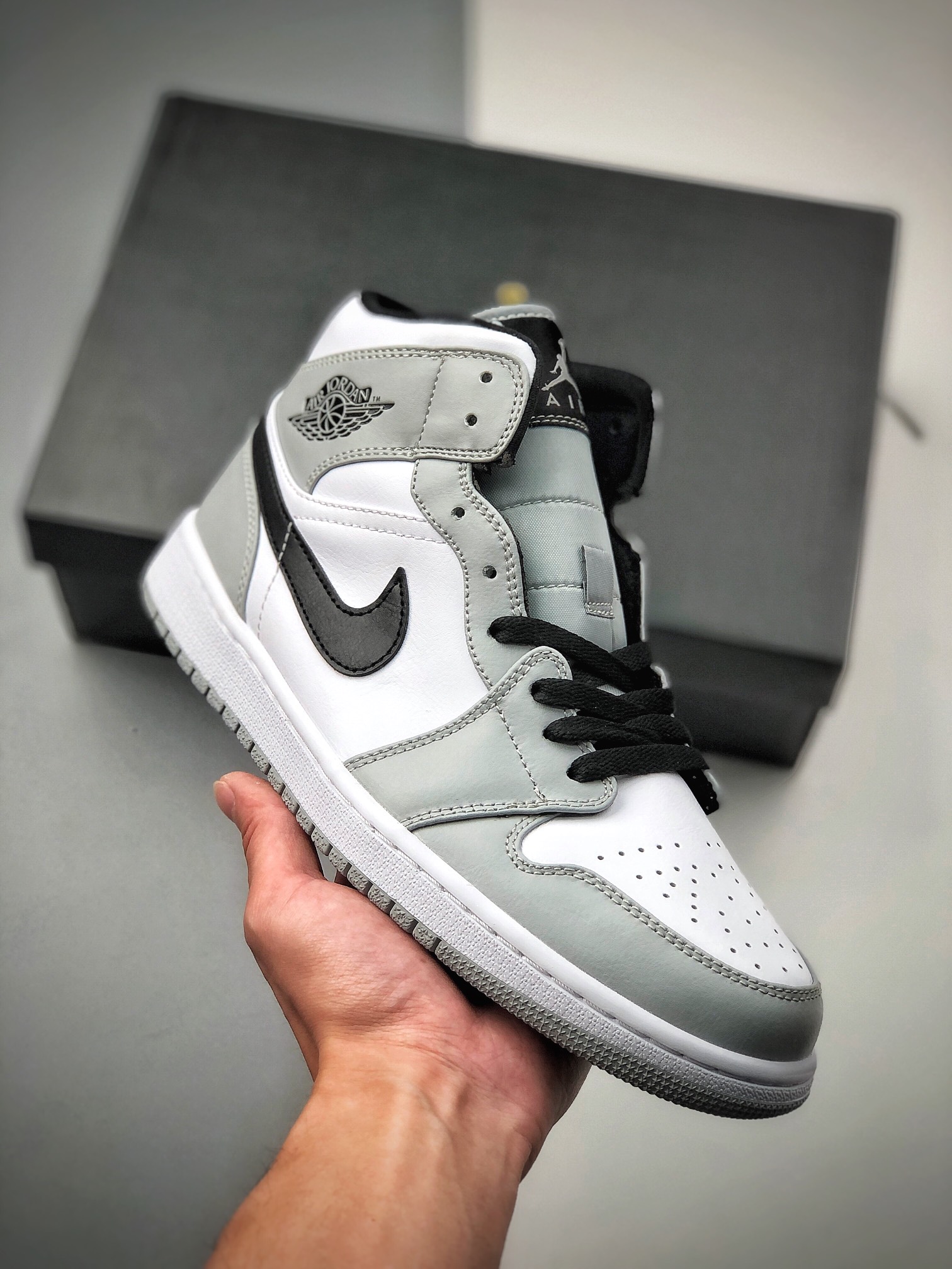 Nike Air Jordan 1 MID AJ1 Jordan 1 media caña, etiqueta auténtica y caja original, parte superior de cuero de becerro d…