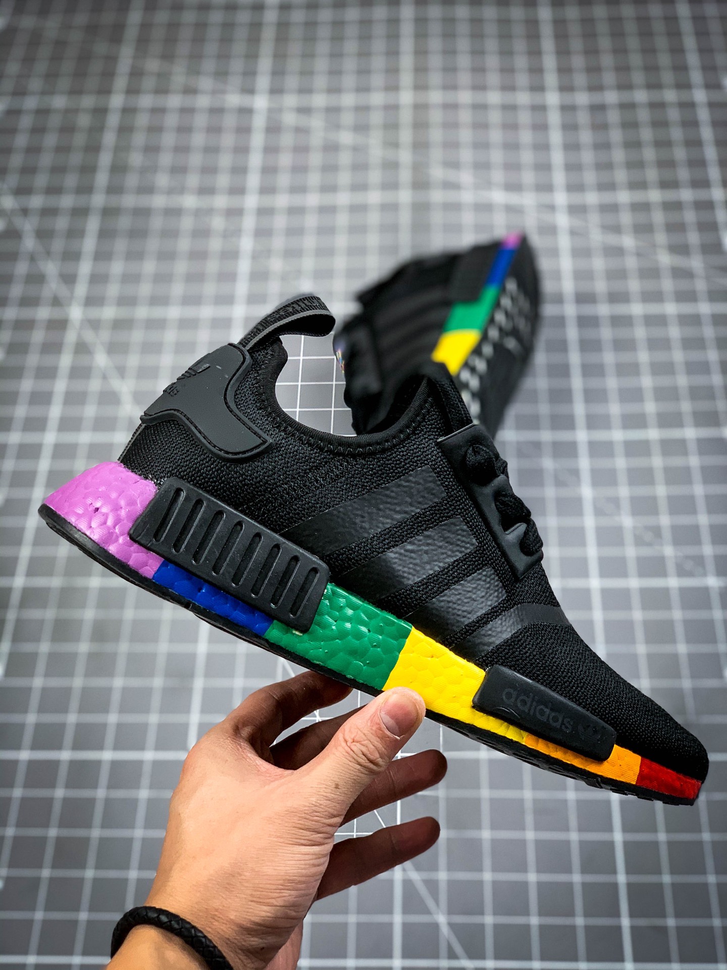 200 阿迪达斯 Adidas NMD R-1 Runner 针织面街头风经典百搭跑步鞋B8305-441