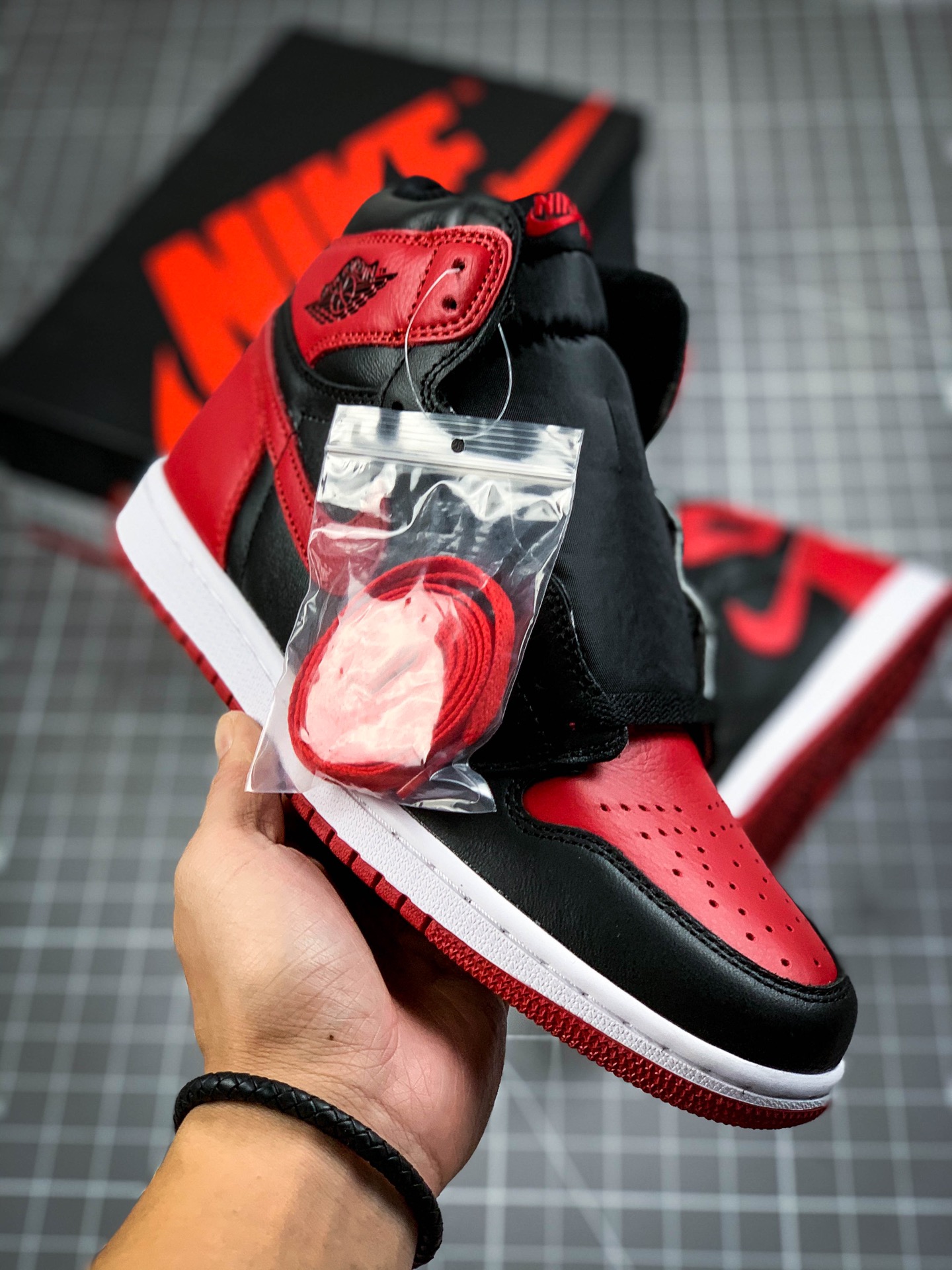 240 乔丹/Air Jordan AJ1 aj1 乔丹1代 乔1 乔丹1代高帮系列 Air Jordan 1 MID 555088-001