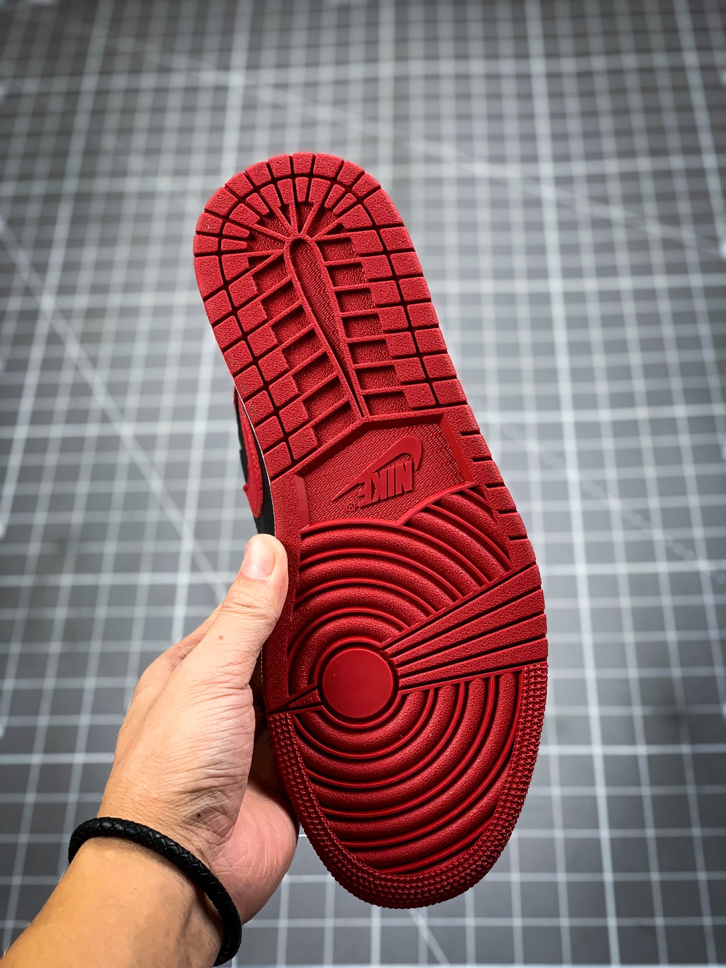 240 乔丹/Air Jordan AJ1 aj1 乔丹1代 乔1 乔丹1代高帮系列 Air Jordan 1 MID 555088-001